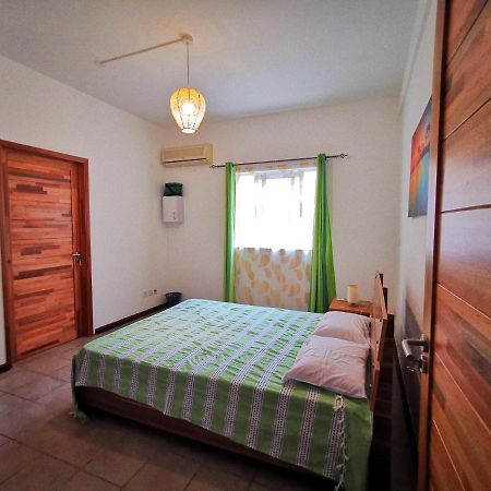 Oceanside Licenced Tourist Residence Flic en Flac ภายนอก รูปภาพ