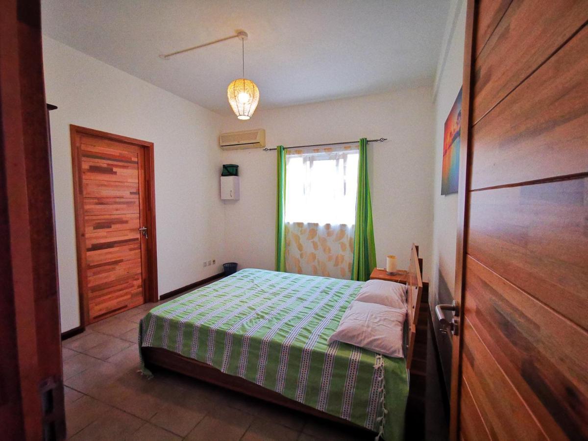 Oceanside Licenced Tourist Residence Flic en Flac ภายนอก รูปภาพ