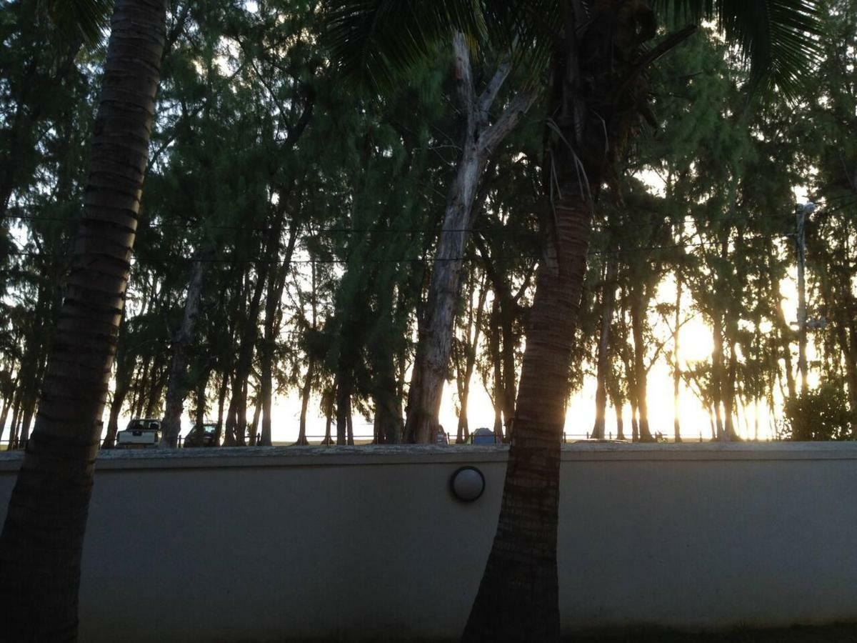 Oceanside Licenced Tourist Residence Flic en Flac ภายนอก รูปภาพ